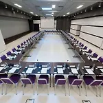 Zenith Hotel 